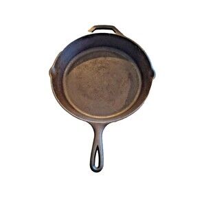 LODGE 10SK Cast Iron Skillet 10" Frying Pan Double-Handle Pour Spouts‎ USA